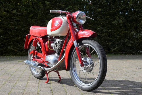 NO RESERVE - 1960 MV Agusta 125 TRA Centomila Te koop (foto 10 van 95)
