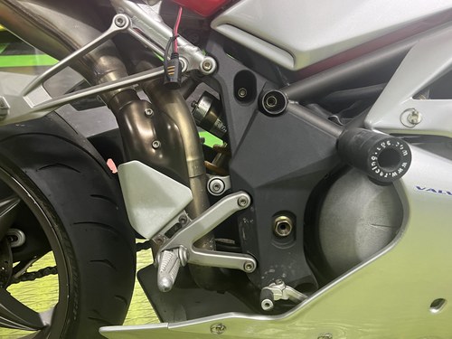 1999 MV Agusta F4 750 In vendita (immagine 41 di 48)