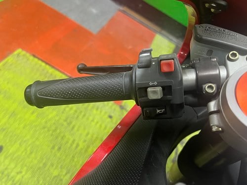 1999 MV Agusta F4 750 In vendita (immagine 25 di 48)