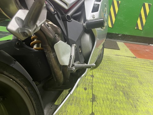 1999 MV Agusta F4 750 In vendita (immagine 44 di 48)