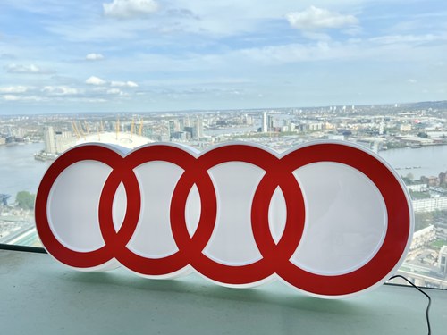 NO RESERVE - Audi Rings Illuminated Sign In vendita (immagine 15 di 19)