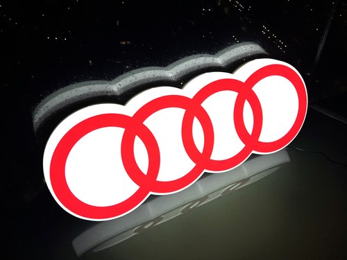 NO RESERVE - Audi Rings Illuminated Sign In vendita (immagine 3 di 19)
