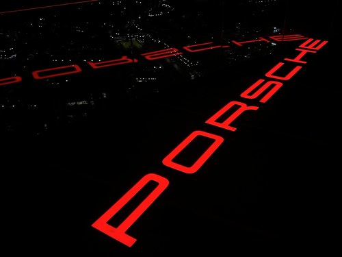 Porsche Dealership Sign à vendre (picture 18 of 71)