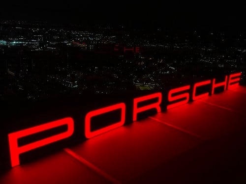 Porsche Dealership Sign à vendre (picture 14 of 71)