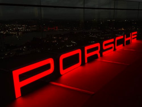 Porsche Dealership Sign à vendre (picture 17 of 71)