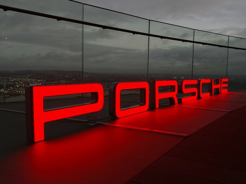 Porsche Dealership Sign à vendre (picture 34 of 71)