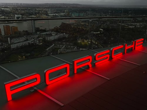 Porsche Dealership Sign à vendre (picture 48 of 71)