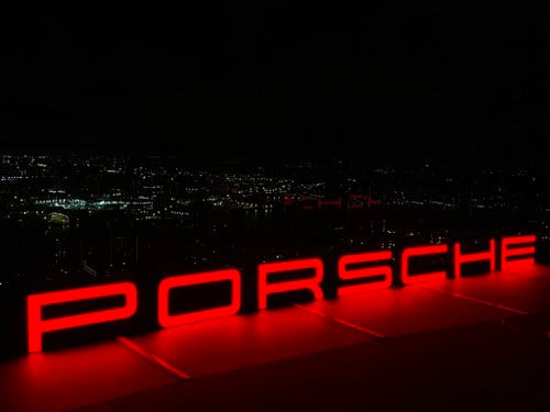 Porsche Dealership Sign à vendre (picture 3 of 71)
