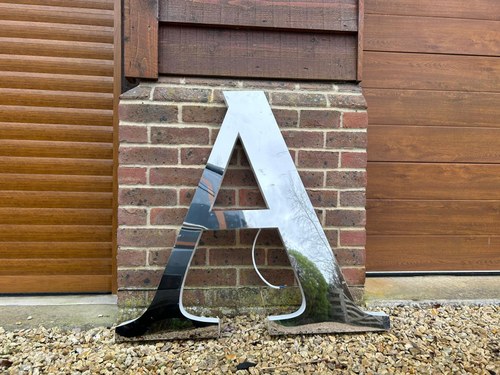 Maserati Illuminated Dealership Sign (7.5 Metres) In vendita (immagine 35 di 40)