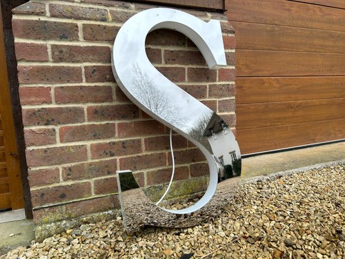 Maserati Illuminated Dealership Sign (7.5 Metres) In vendita (immagine 29 di 40)