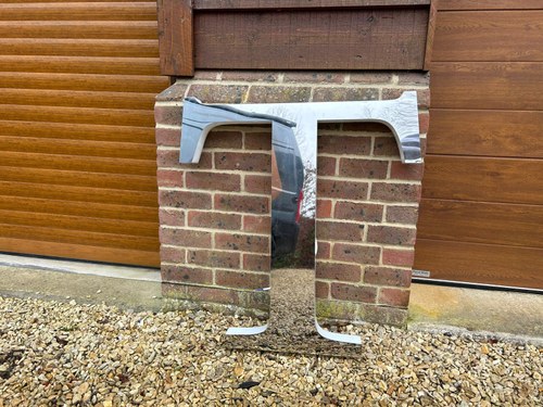 Maserati Illuminated Dealership Sign (7.5 Metres) In vendita (immagine 15 di 40)