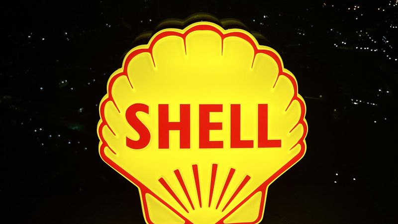 NO RESERVE - Illuminated Shell Sign For Sale (picture 1 of 22)