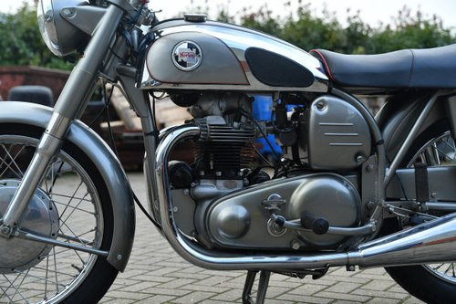 1954 Norton 88 Dominator De Luxe zum Verkauf (Bild 18 von 19)