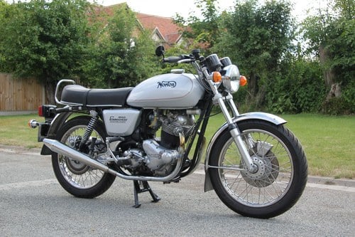 1977 Norton Commando 850 MkIII à vendre (picture 2 of 88)