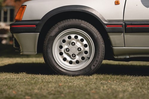 1990 Peugeot 205 1.6 GTI zum Verkauf (Bild 21 von 231)