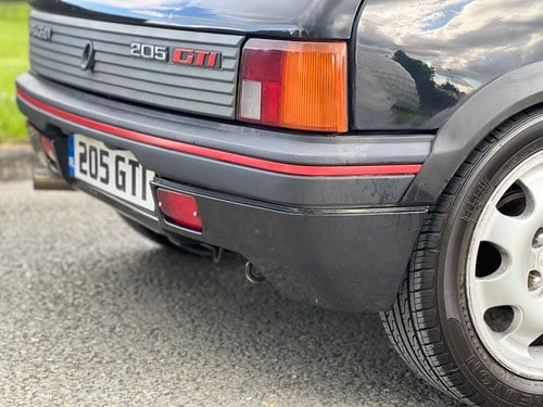 1990 Peugeot 205 GTI Automatic En venta (imagen 59 de 105)