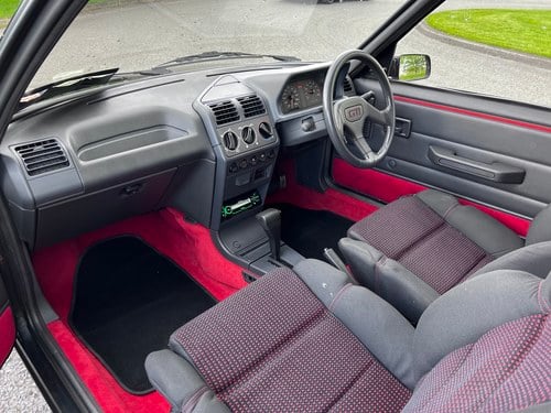 1990 Peugeot 205 GTI Automatic En venta (imagen 12 de 105)