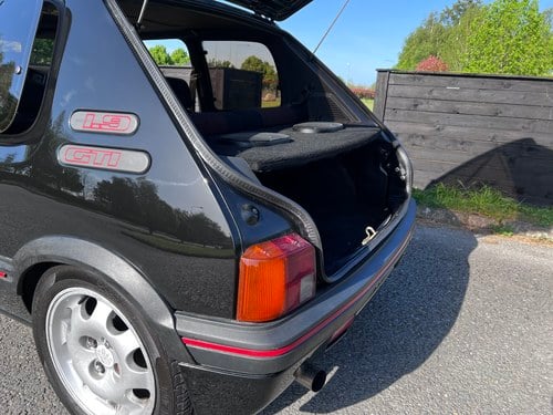 1990 Peugeot 205 GTI Automatic En venta (imagen 49 de 105)