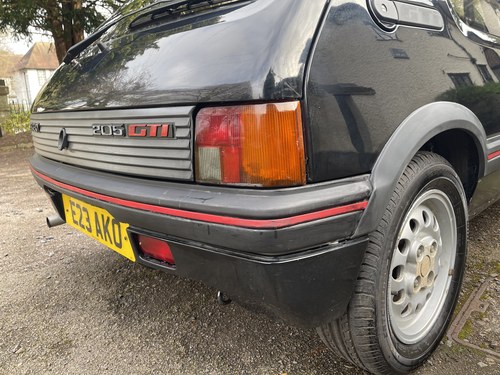 1988 Peugeot 205 1.6 GTi In vendita (immagine 101 di 164)