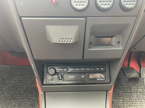 1988 Peugeot 205 1.6 GTi In vendita (immagine 41 di 164)