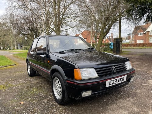 1988 Peugeot 205 1.6 GTi In vendita (immagine 1 di 164)