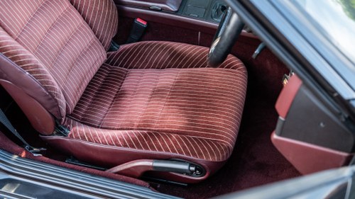 1988 Porsche 944 Turbo till salu (bild 46 av 176)