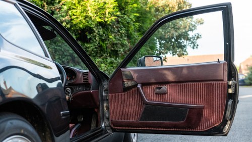 1988 Porsche 944 Turbo till salu (bild 42 av 176)