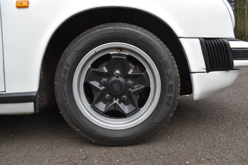 1976 Porsche 911 Targa 2.7 In vendita (immagine 18 di 61)