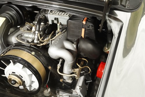 1983 Porsche 911 Carrera cabriolet till salu (bild 188 av 242)