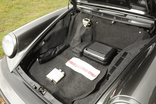 1983 Porsche 911 Carrera cabriolet till salu (bild 129 av 242)