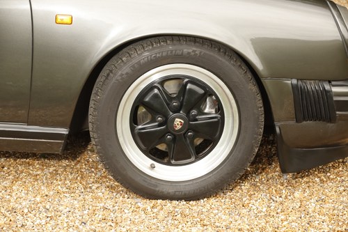 1983 Porsche 911 Carrera cabriolet till salu (bild 49 av 242)