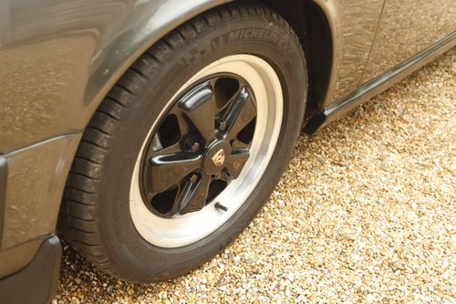 1983 Porsche 911 Carrera cabriolet till salu (bild 180 av 242)