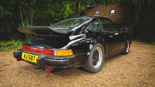 1985 Porsche 911 3.2 Carrera In vendita (immagine 10 di 137)