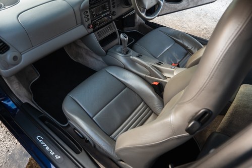 2000 Porsche 911 Carrera 4 (996) In vendita (immagine 31 di 96)