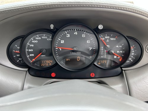 2001 Porsche 911 (996) Carrera 4 Coupe Tiptronic zum Verkauf (Bild 54 von 317)