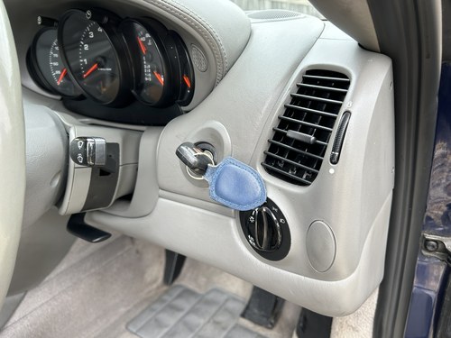 2001 Porsche 911 (996) Carrera 4 Coupe Tiptronic zum Verkauf (Bild 56 von 317)