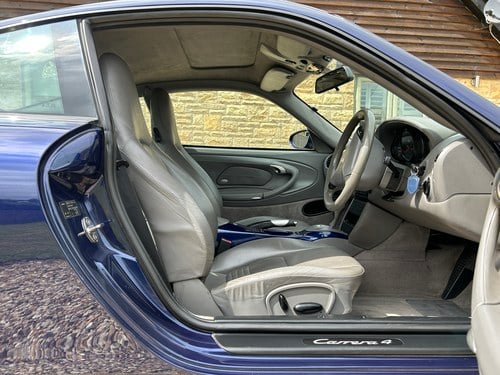 2001 Porsche 911 (996) Carrera 4 Coupe Tiptronic zum Verkauf (Bild 29 von 317)