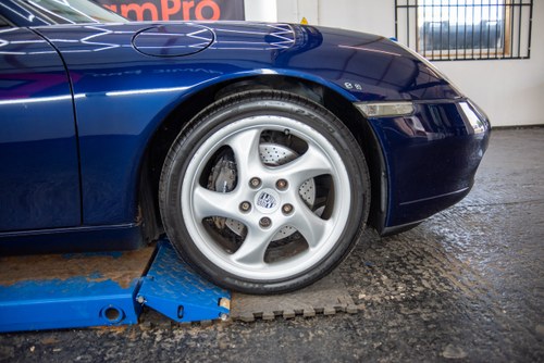 2001 Porsche 911 Carrera 2 (996) In vendita (immagine 134 di 186)