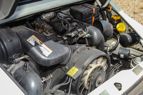 1992 Porsche 911 Carrera 2 Targa (964) In vendita (immagine 47 di 52)