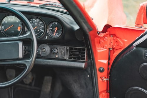 1988 Porsche 911 Carrera 3.2 Sport Targa (930) zum Verkauf (Bild 49 von 162)