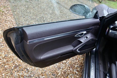 2014 Porsche 911 (991) Carrera 4S Convertible à venda (imagem 68 de 118)