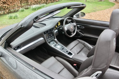 2014 Porsche 911 (991) Carrera 4S Convertible à venda (imagem 43 de 118)