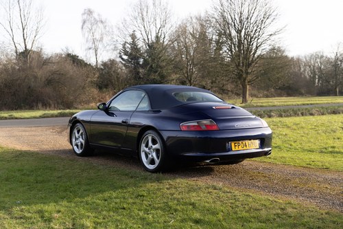 2004 Porsche 911 Carrera 4 Cabriolet à vendre (picture 18 of 197)