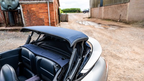 2000, Porsche 911 Carrera (Convertible) Te koop (foto 127 van 174)