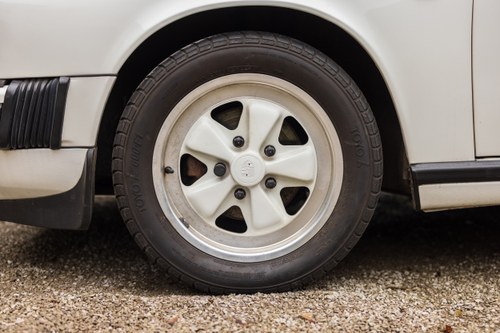 1984 Porsche 911 Carrera Targa 3.2 For Sale (picture 54 of 196)