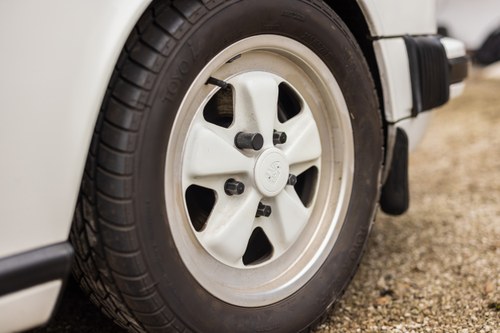 1984 Porsche 911 Carrera Targa 3.2 For Sale (picture 140 of 196)