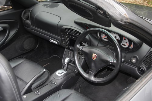 2004 Porsche 911 C4s cabrio (996) zum Verkauf (Bild 86 von 162)