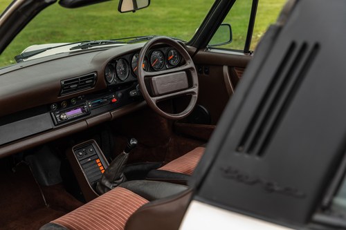 1985 Porsche 911 Super Sport Targa Te koop (foto 38 van 56)