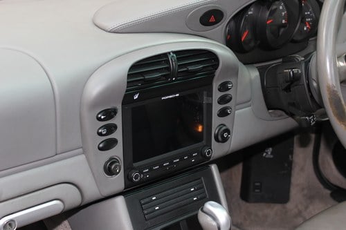 2002 Porsche 996 911 3.6 Targa Tiptronic S à venda (imagem 70 de 143)