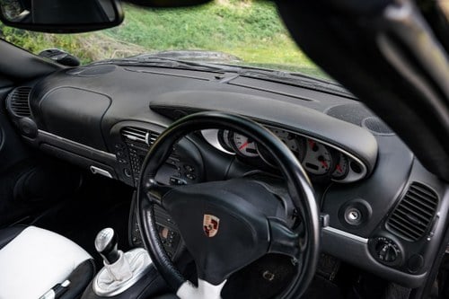 2003 Porsche 911 Turbo Cabriolet (996) Te koop (foto 66 van 235)